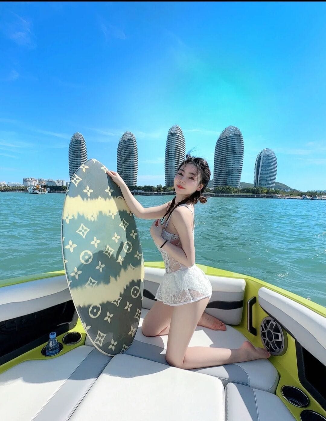 c966c41150cf4f07e9cfd29f3de32fdf.jpg